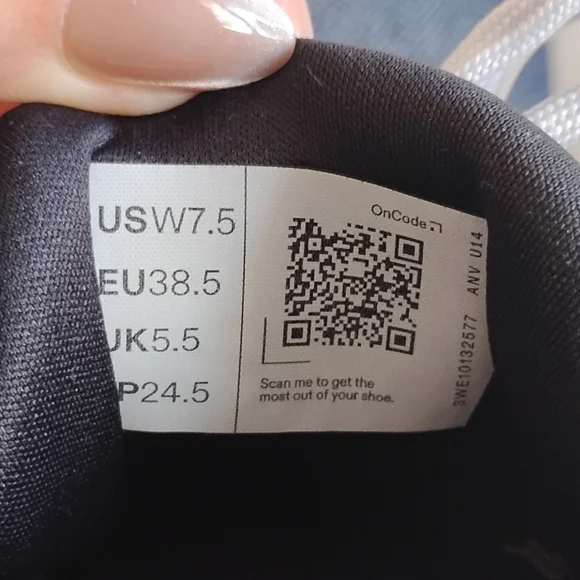 On Running Shadow | Lima Women's Cloudrunner 2 Wide - Picture 8 of 9